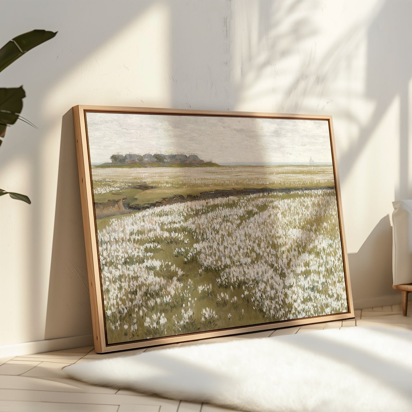 Exklusiv inramad canvastavla i stort format. Landskapsmotiv av sommaräng med vita vildblommor.
