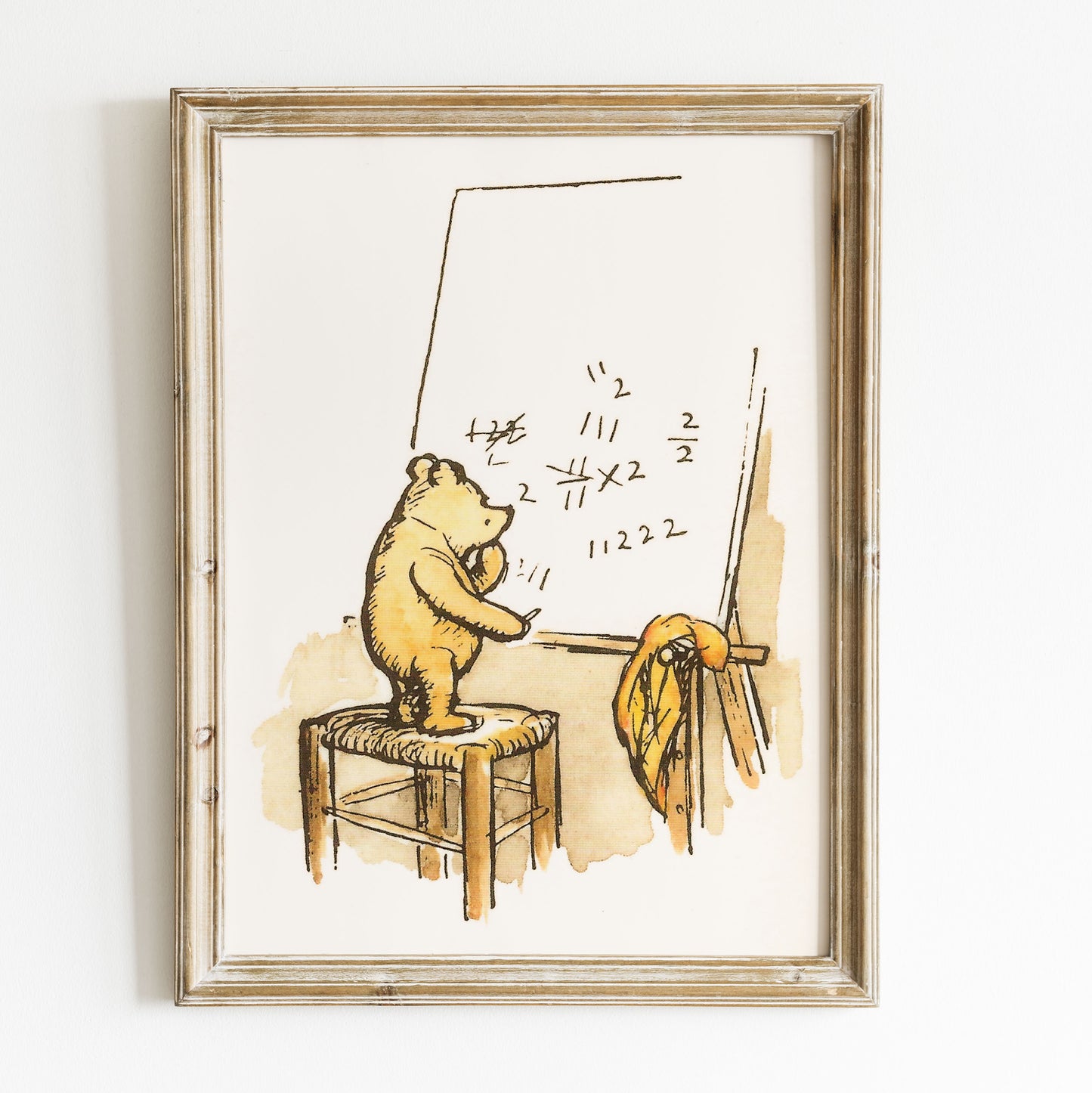 Retro Nalle Puh illustration för barnrummet. Nalle Puh räknar matte.